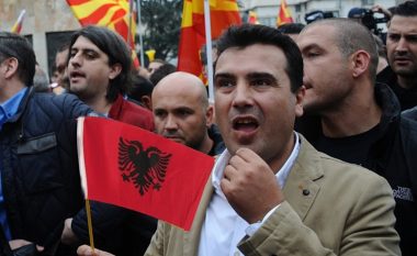 Kryeministri Zaev uron ditën e Alfabetit të Gjuhës Shqipe (FOTO LAJM)