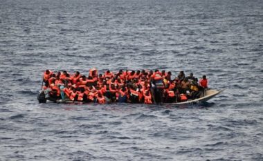 Përmbyset varka me emigrantë, të paktën 27 viktima drejt Anglisë (FOTO LAJM)