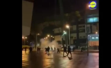 Përleshje masive në Lisbonë mes tifozëve të Sporting dhe Besiktas, 3 turq përfundojnë në spital (VIDEO)
