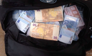 Kapet çanta me 70 mijë euro në një autobus në portin e Durrësit