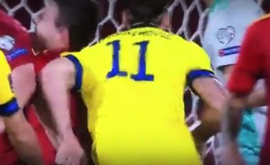 VAR-i fal Ibrahimoviç, gjest antisportiv ndaj lojtarit spanjoll (VIDEO)