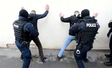 Policia “blindon” hyrjen e Lezhës, “bie në rrjetë” një person