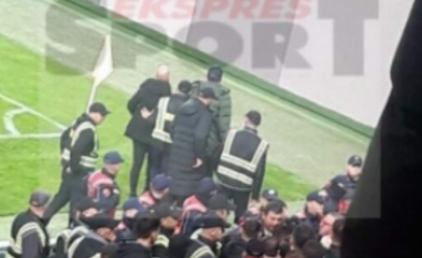 Tifozët e Partizanit nuk pranojnë lojtarët, ndërhyn edhe policia për konfliktin me Olsi Ramën