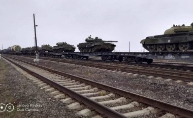 Rusia nis tanket drejt Ukrainës, Europa në alarm (VIDEO)