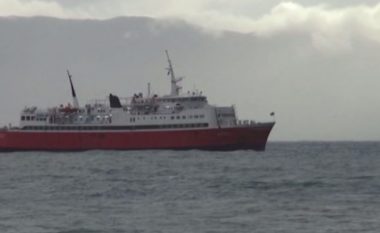 Shkak moti i keq, bllokohen 129 pasagjerë në det në Vlorë