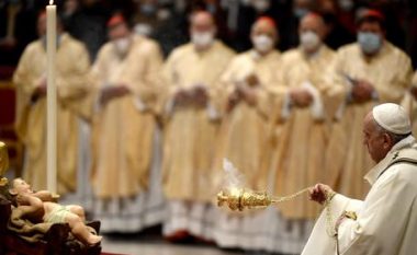 Papa mesazh për Krishtlindje: Dhuna ndaj grave është shfrenuar në pandemi