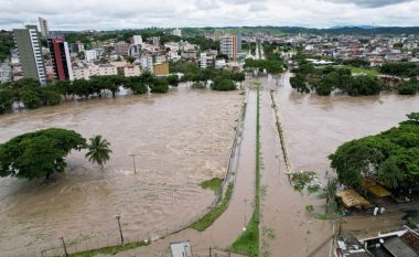 18 persona kanë humbur jetën nga përmbytjet në Brazil