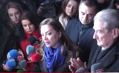 Albana Vokshi zbulon numrin: Sa demokratë votuan “pro” shkarkimit të Lulzim Bashës