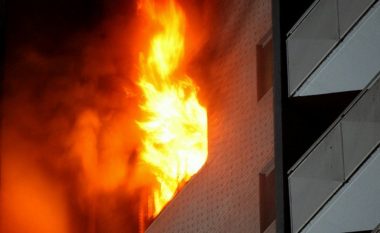 E FUNDIT/ Zjarr në katin e katërt të një pallati në Tiranë