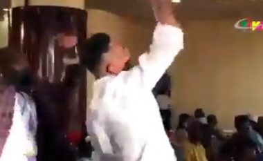 Harbohet Samuel Eto, shihni si feston pasi u zgjodh si president federate (VIDEO)
