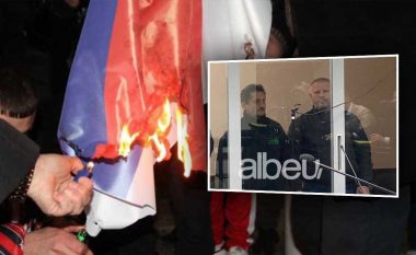 Dogjën flamurin e Serbisë, gjykata merr vendim për dy protestuesit e arrestuar