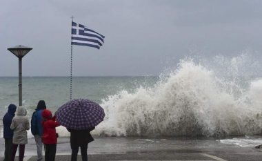 HARTA: Stuhia “Carmel” godet Greqinë, çfarë e pret Shqipërinë në fundjavë?