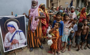 India ndalon shoqatën e bamirësisë së Nënë Terezës të marrë fonde nga jashtë
