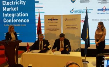 Kosova dhe Shqipëria nënshkruajnë marrëveshje për treg të përbashkët të energjisë