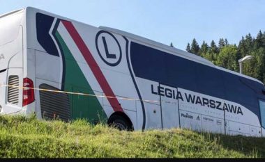 Sulmohet autobusi i skuadrës ku aktivizohen 3 shqiptarë