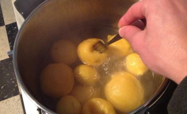 Vetëm me 4 kokrra limon, kura që lufton problemet shëndetësore më të përhapura