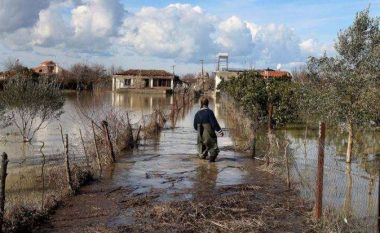 Shqipëria nën reshje të dendura gjatë gjithë natës, 3 zona rrezikojnë përmbytje