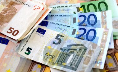Nuk zgjat revanshi i euros, zbret në nivelin më të ulët që nga fillimi i vitit
