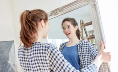 Kurrë nuk duhet të mbani një pasqyrë të tillë: Nëse jeni supersticioz, kushtojini vëmendje disa gjërave të tjera
