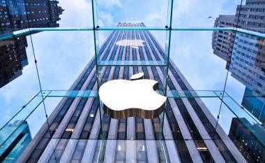 Apple bëhet kompania e parë në vlerë të 3 trilionë dollarëve