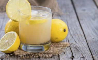 Nga tretja te depresioni e temperatura, pse limoni është “mbreti” i dietës tuaj