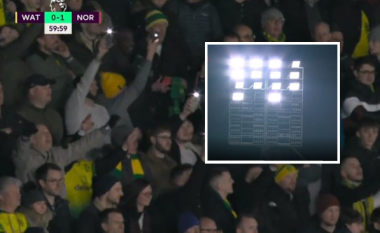 Ndodh në Premier League, gjatë ndeshjes ikin dritat, tifozët ndezin çakmakët (VIDEO)