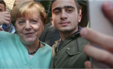 U bë i famshëm pas një selfie me Merkel, ku ndodhet sot refugjati sirian?