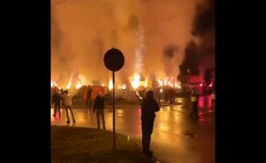 Serbët me këngë nacionaliste bëjnë thirrje për pushtimin e Prizrenit (VIDEO)