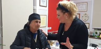 Nëna Liza krah Eni Çobanit, kërkesa e veçantë që i bën asaj (VIDEO)