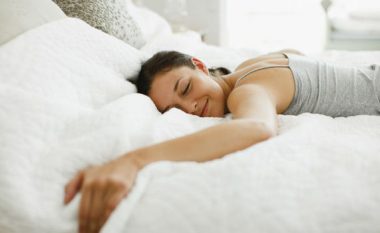 Sekreti për të fjetur mirë dhe për t’u zgjuar plot energji