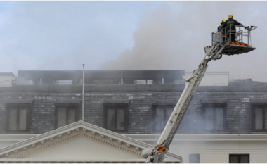 Zjarri në parlamentin e Afrikës së Jugut, arrestohet një person