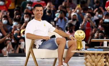 Ronaldo pranon çmimin golashënuesi më i mirë i të gjitha kohërave në Dubai (VIDEO)