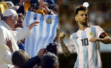 Messi “bekohet” nga Papa, ky i fundit i dërgon futbollistit një fanellë me autografin e tij
