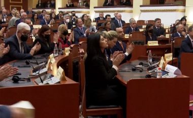 Erdogan merr fjalën në Kuvendin e Shqipërisë, demokratët nuk e duartrokasin