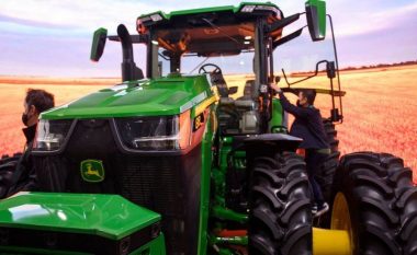 Punon arat pa shofer, kompania John Deere prezanton traktorin e automatizuar