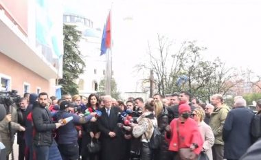 Berisha mbërrin në selinë e PD: Lul brava vegël e Ramës, falenderoj demokratët (VIDEO)