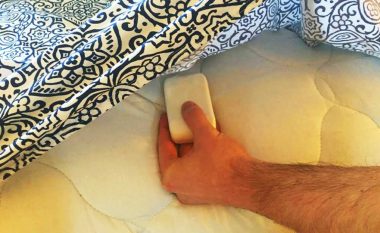 Një sapun poshtë çarçafit para se të flini, rezultati mbi sëmundjen e njohur do t’ju befasojë