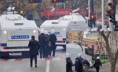 Mediat e huaja i bëjnë jehonë protestës së Berishës në selinë e PD, ja si e paraqesin situatën