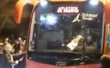 Tifozët bask sulmuan me gurë autobusin e Atleticos, reagon Qeveria Baske pas ankesës së Simeone