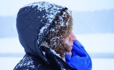 Nga humbja e peshës te përkeqësimi i shikimit, gjërat që mund t’i ndodhin trupit tuaj në dimër