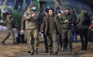 Albeu: Mbretëria e Bashkuar: Shumica e forcave ruse ndodhem më pak se 50 km larg qendrës së Kievit