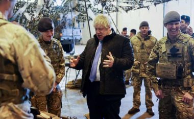 Tensionet në Ukrainë, Johnson paralajmëron: Sanskionet e Britanisë do të godasin rëndë Rusinë