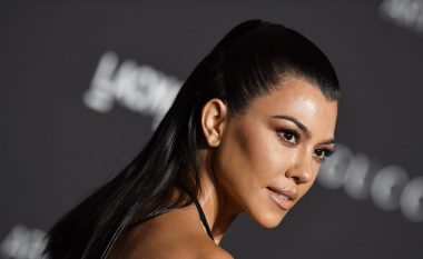 “Ukraina”, Kardashian publikon pamjet me këngën e artistit shqiptar dhe “mbërthen” rrjetin (VIDEO)
