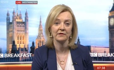 Kryeministrja britanike i bën thirrje aleatëve, Liz Truss: Mbështesim në mënyrë të palëkundur Ukrainën