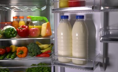 ​Sa kohë mund të mbani qumështin dhe produktet e tjera të qumështit në frigorifer