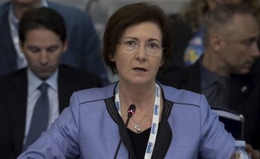 Bie nga ballkoni dhe vdes ambasadorja italiane në Australi