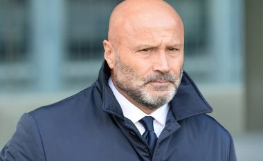 Ekipi i Serie A shkarkon trajnerin, nis kontaktet me Pirlon