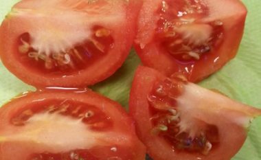 Nga mbrojtja e zemrës, te sytë dhe mushkëritë! Një kokërr domate bën “mrekulli” në trupin tuaj