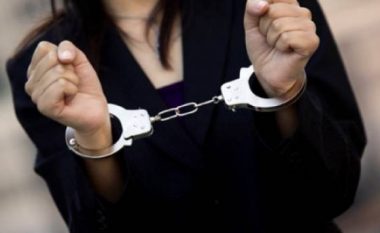 EMRI/ Mashtronte qytetarët, arrestohet “dietologia” në Tiranë