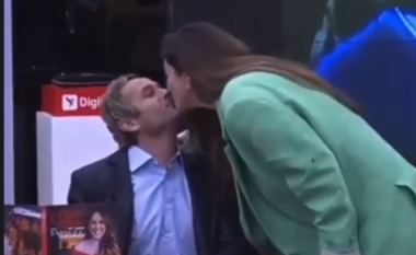 “Çmendet” rrjeti, Iliri dhe Arjola puthen në buzë në “Big Brother VIP” (VIDEO)